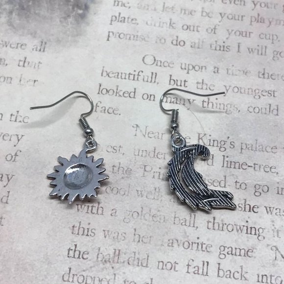 Sun Crescent Moon Earrings stainless Steel hooks - Picture 8 of 8